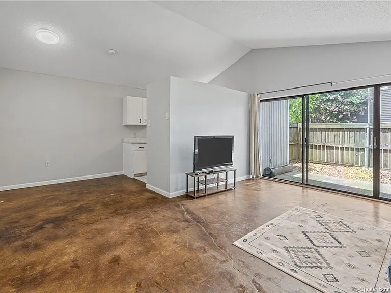 1851 Fox Run Dr #3 — Photo 2