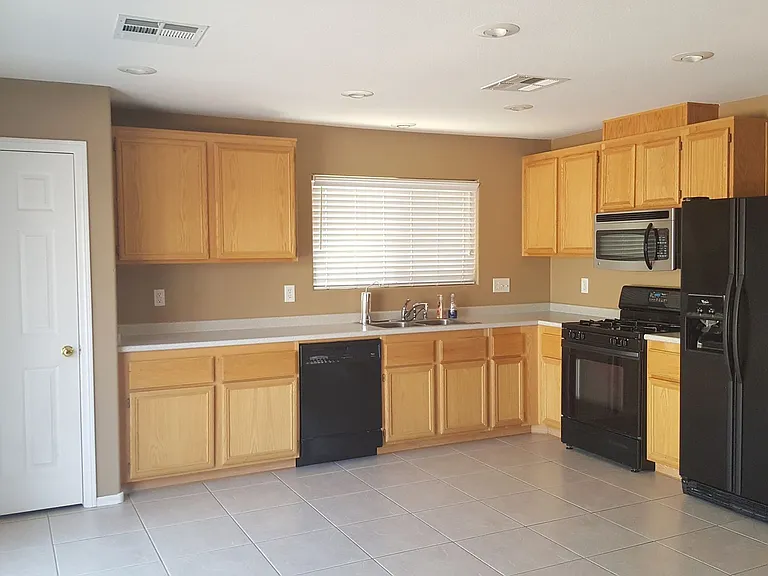5052 Diamond Ranch Ave — Photo 3