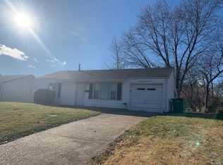 9867 Vickie Pl, Saint Louis, MO 63136