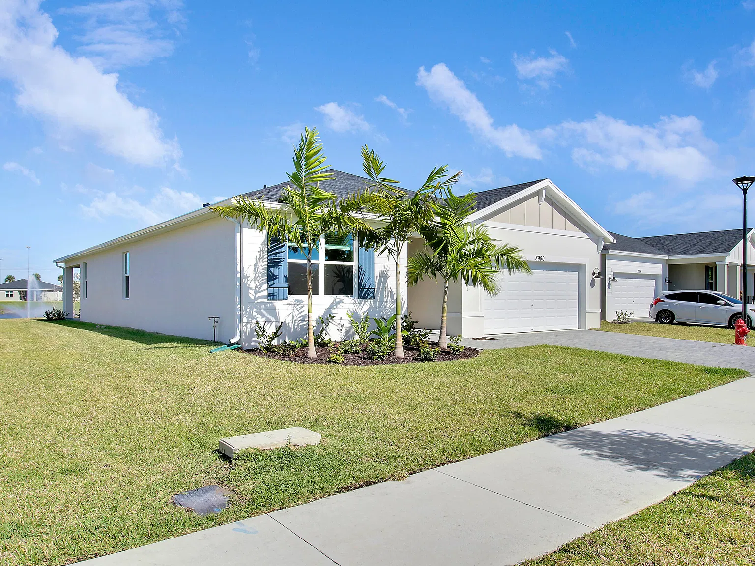 4 bed, 3.0 bath, 2200 sqft, $3,300 — Photo 2