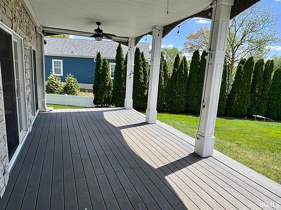 3rd image of 1620 Colonial Dr