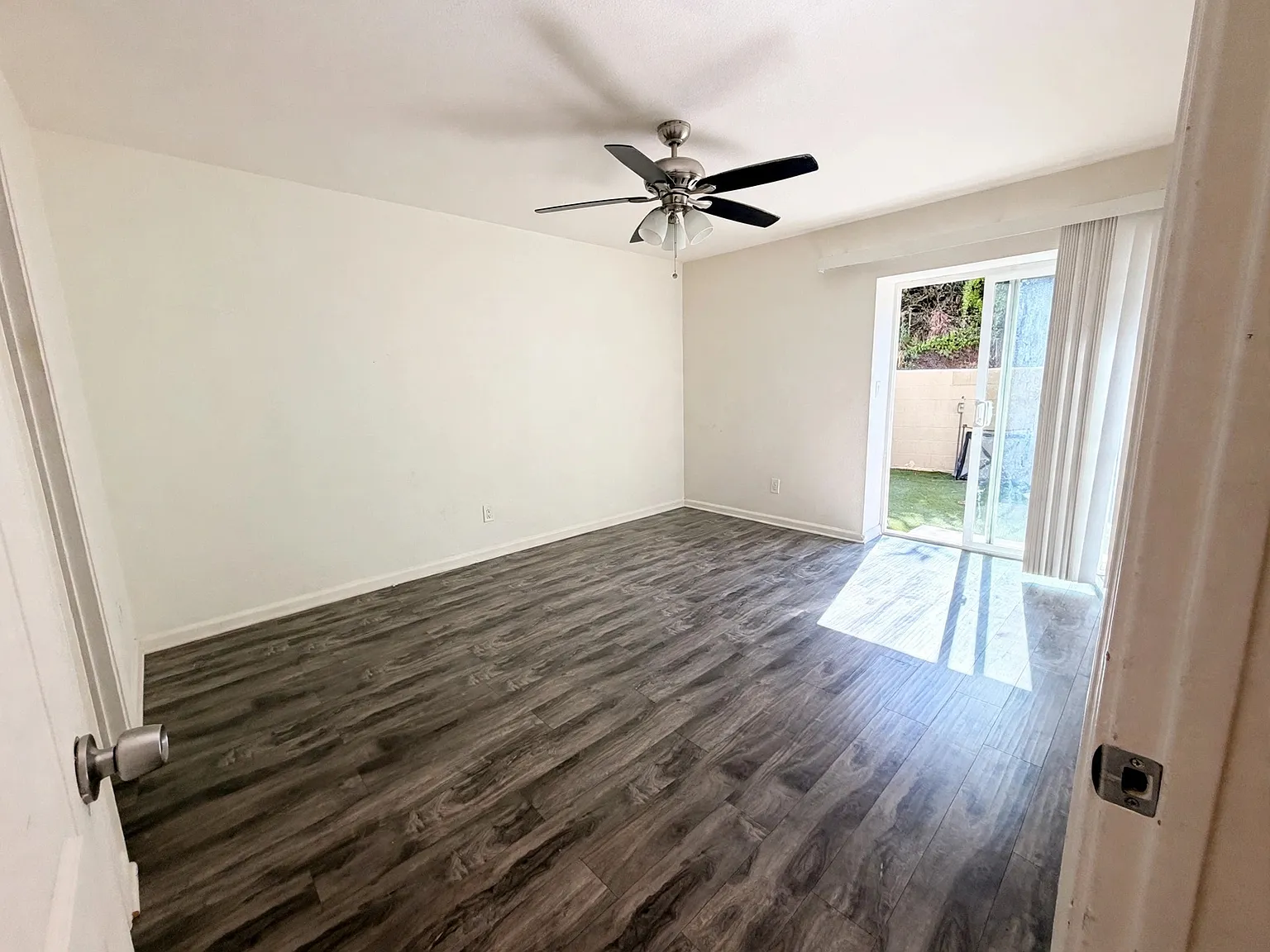2 bed, 1.5 bath, 818 sqft, $2,600 — Photo 2