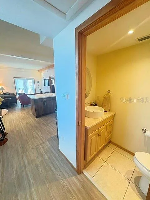 1 bed, 1.0 bath, 670 sqft, $1,250 — Photo 2