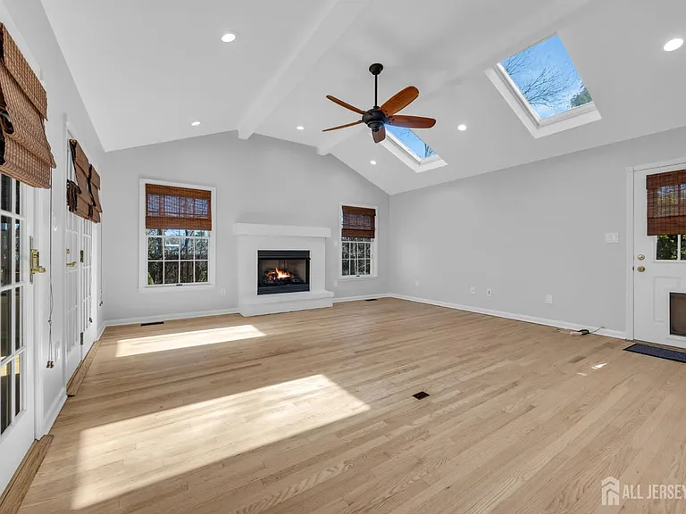 1430 Kearney Dr — Photo 11