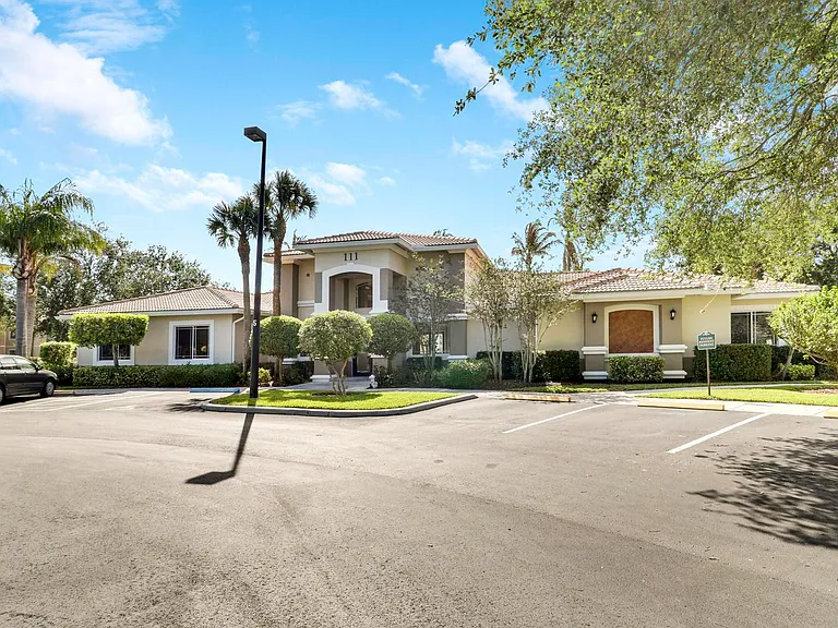 281 SW Palm Dr #106 — Photo 19