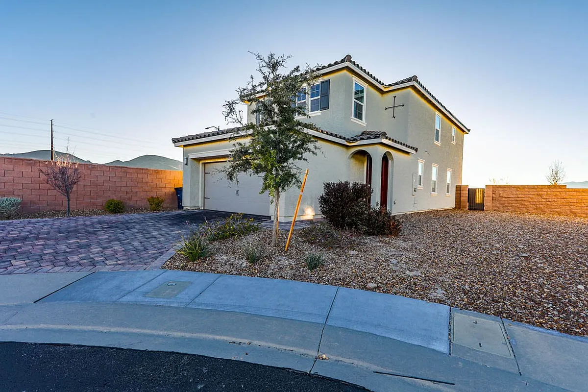 Building Photo - 2865 Mincio St