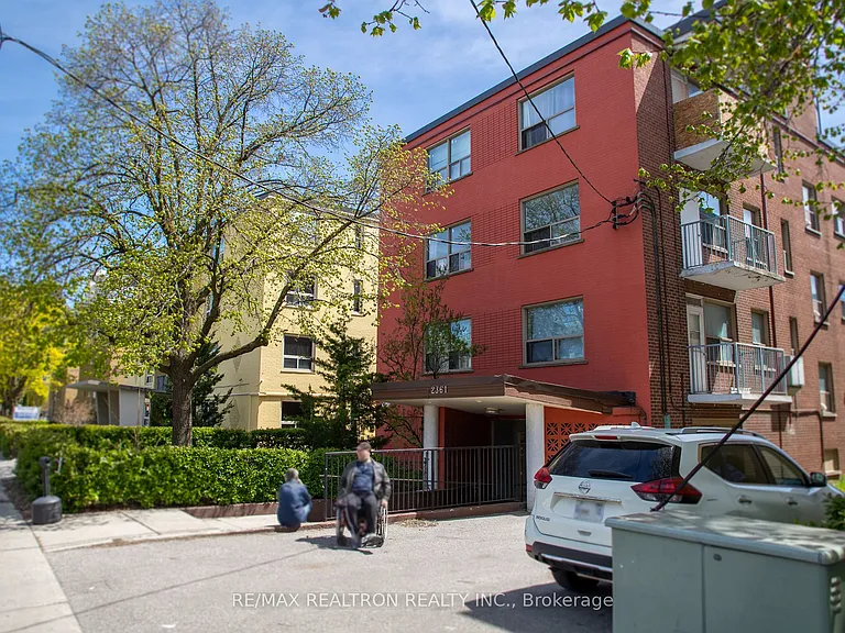 2361 Lake Shore Blvd W #301 — Photo 2