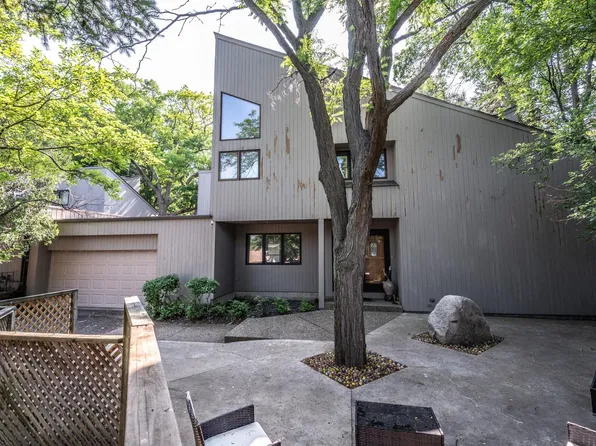6457 McCauley Trl S, Edina, MN 55439