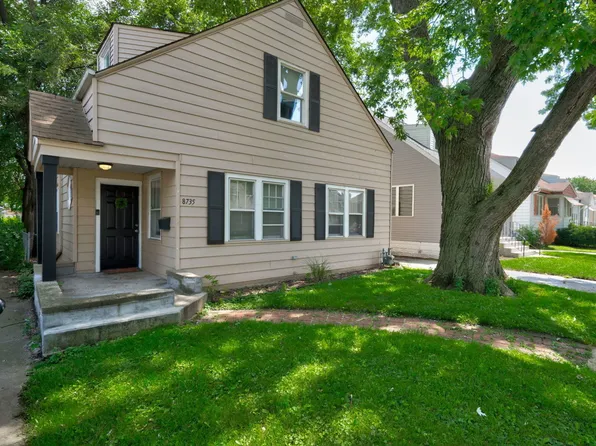 8735 S Sacramento Ave, Evergreen Park, IL 60805