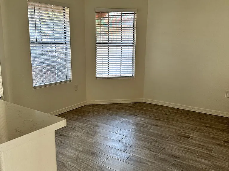 1430 W Camino Ct — Photo 6