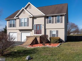 8 Trillium Ct, Martinsburg, WV 25401