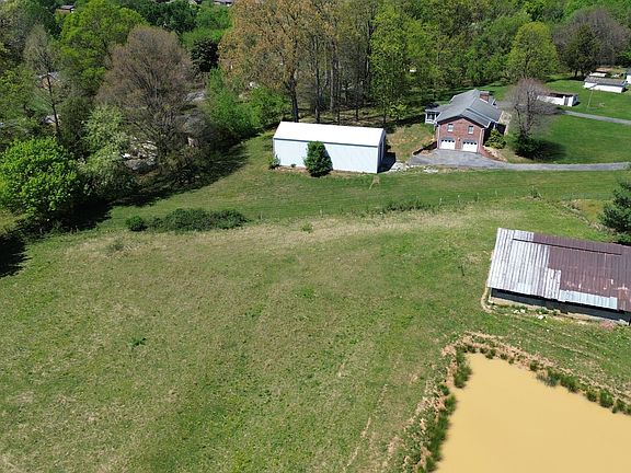 3rd image of Lynn Rd