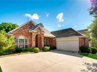 6811 Falcon Crest Ln, Sachse, TX 75048