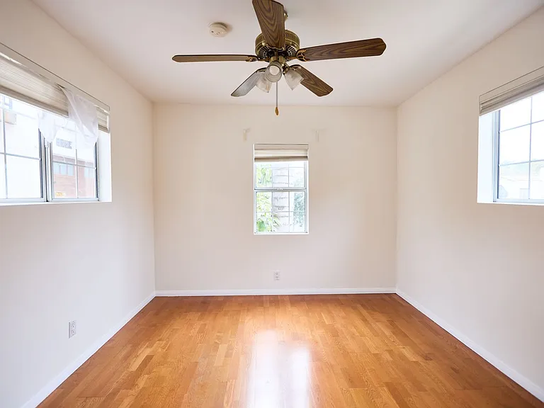 Edenhurst Ave. 3730 -Rentals — Photo 31