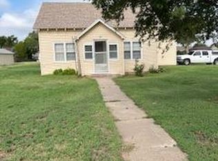 207 S Wichita Ave, Dighton, KS 67839