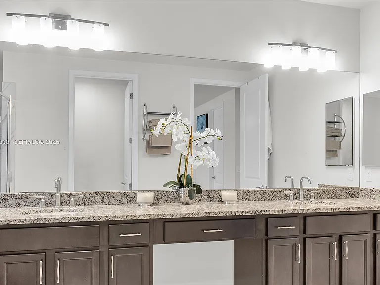 7314 Estero Dr — Photo 17