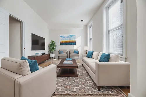 650 D St SE #1 Photo 1
