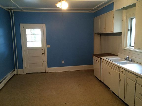 Kitchen w/exit to back patio