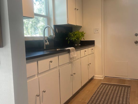 4th image of 4611 W Paul Ave