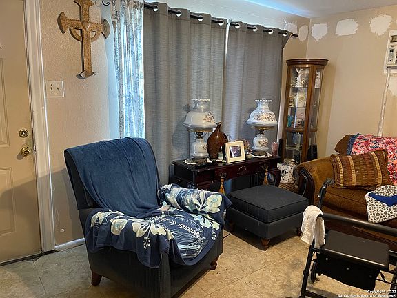 3rd image of 2922 JANE ELLEN ST