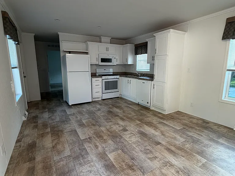 648 10th Ave W #A5 — Photo 5