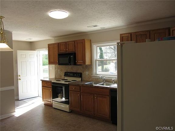 5th image of 301 S Holly Ave