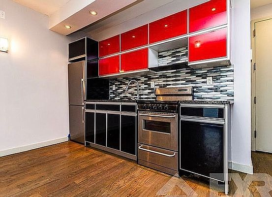 5th image of 276 Jefferson St APT 3B