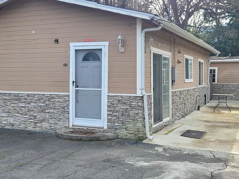 1181 Danville Blvd — Photo 2