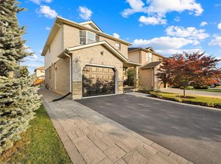 11 Willowridge Way, Hamilton, ON L8J3Y8