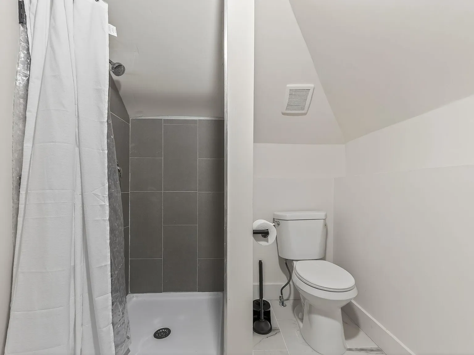 4 bed, 3.0 bath, 1742 sqft, $966 — Photo 4