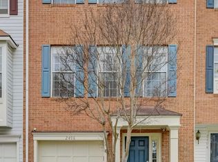 2496 Clover Field Cir, Herndon, VA 20171