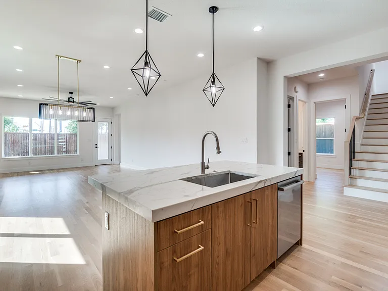 2805 Cherrywood Ave — Photo 5