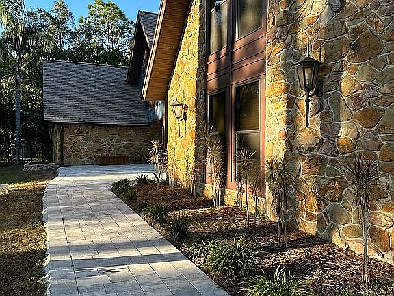 5th image of 2120 Marquis Ct