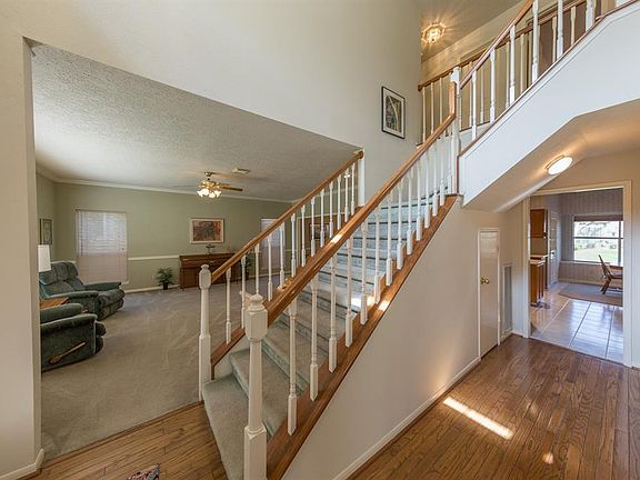 2nd image of 1503 Bayou Oak Dr