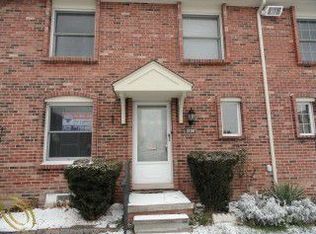 37287 Great Oaks Ct, Clinton Township, MI 48036