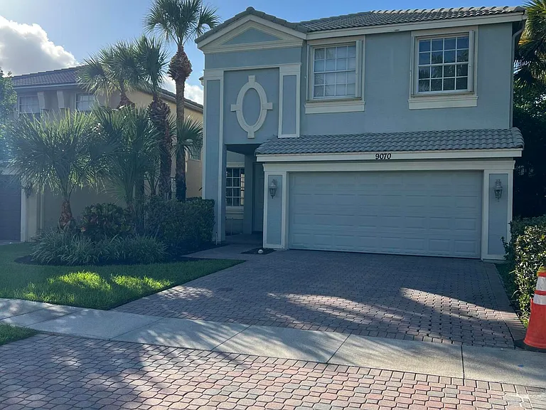 9070 Dupont Pl — Photo 2