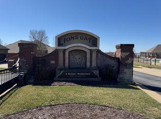 1242 W Gaslight Dr, Springfield, MO 65810