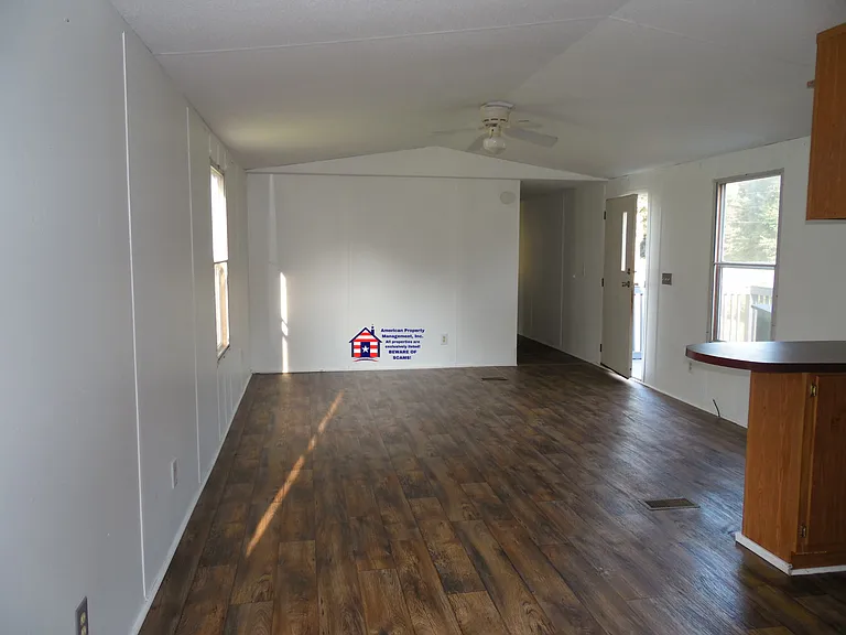 683 Pecan Rd — Photo 4