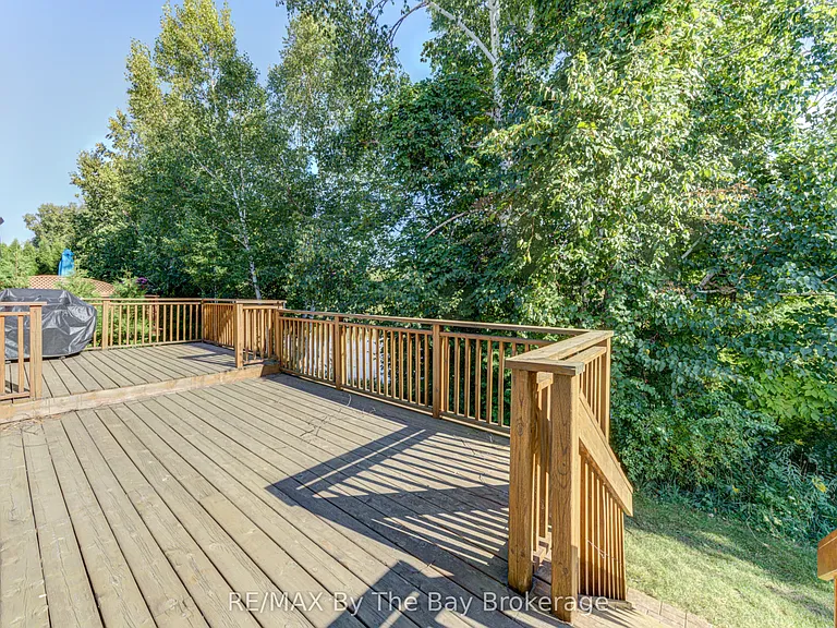 32 Green Briar Dr — Photo 23