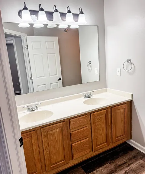 10131 Sutton Dr — Photo 8