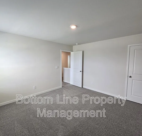 549 Blackpool Ct — Photo 38