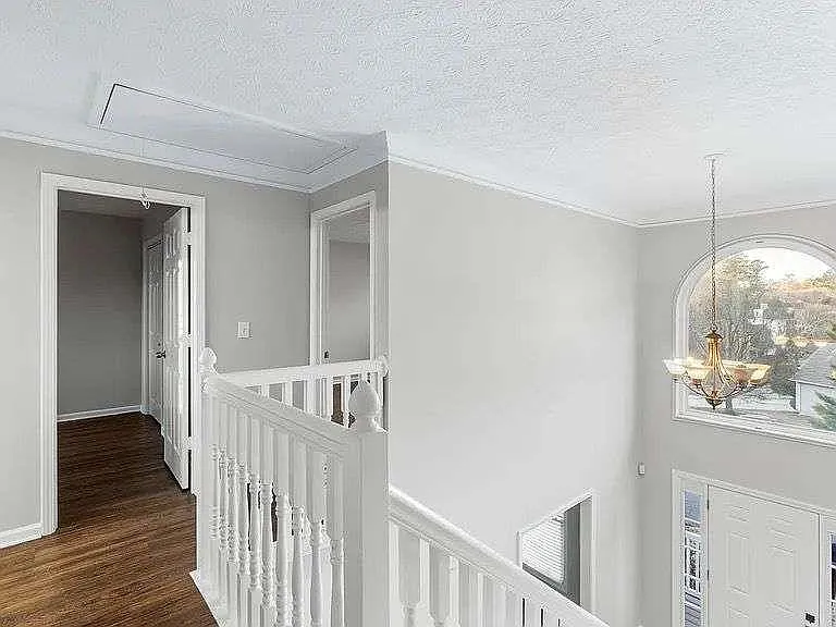 2247 June Ct SW — Photo 6