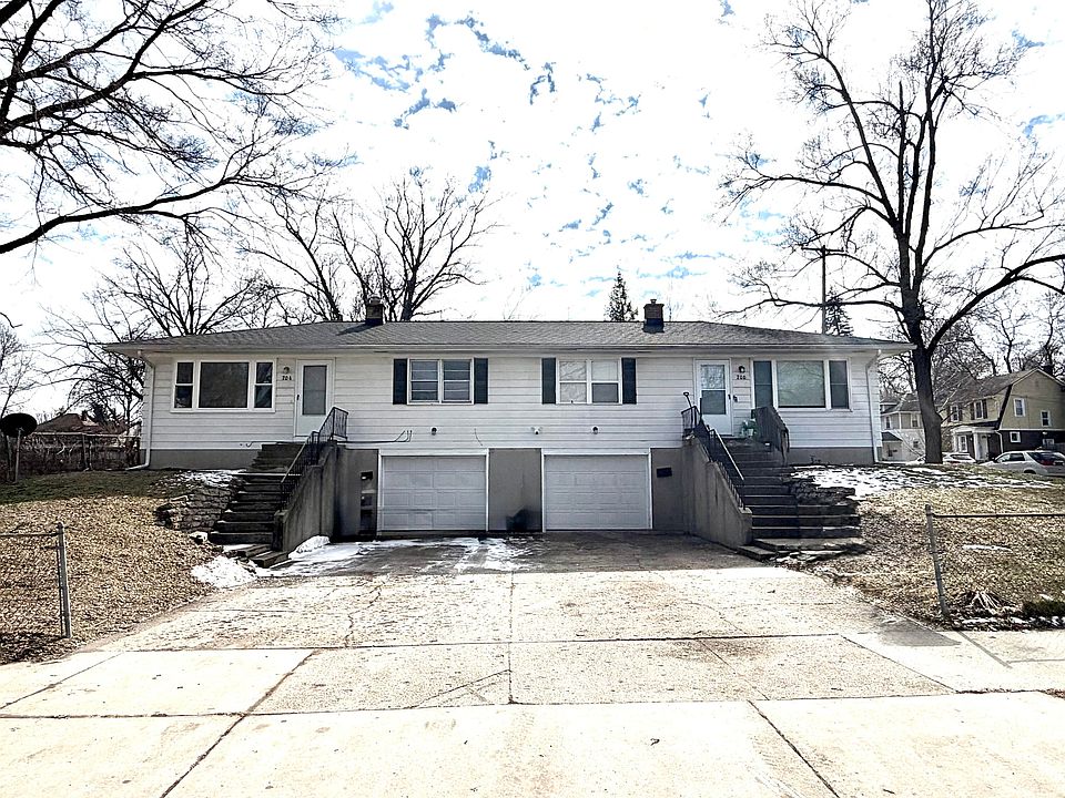 1st image of 700 Dickinson St SE