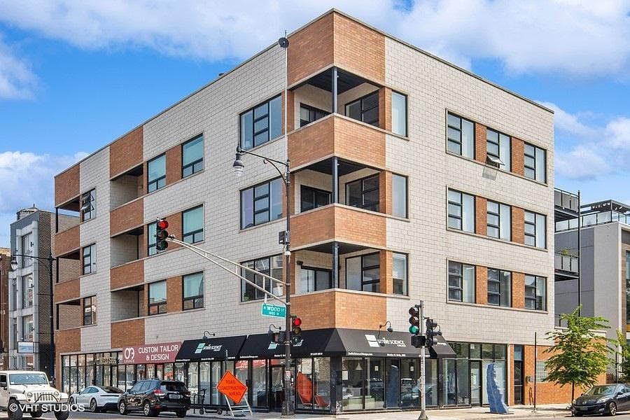 1st image of 1555 N Wood St Unit 303
