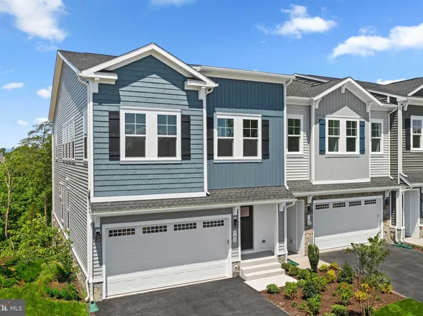 157 Leather Flower Dr, Lake Frederick, VA 22630