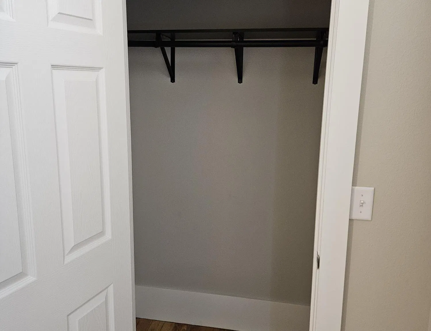 2 bed, 850 sqft, $1,595 — Photo 2