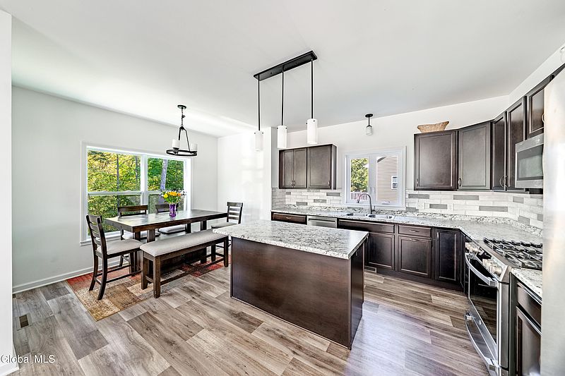 3rd image of 54 Vettura Court