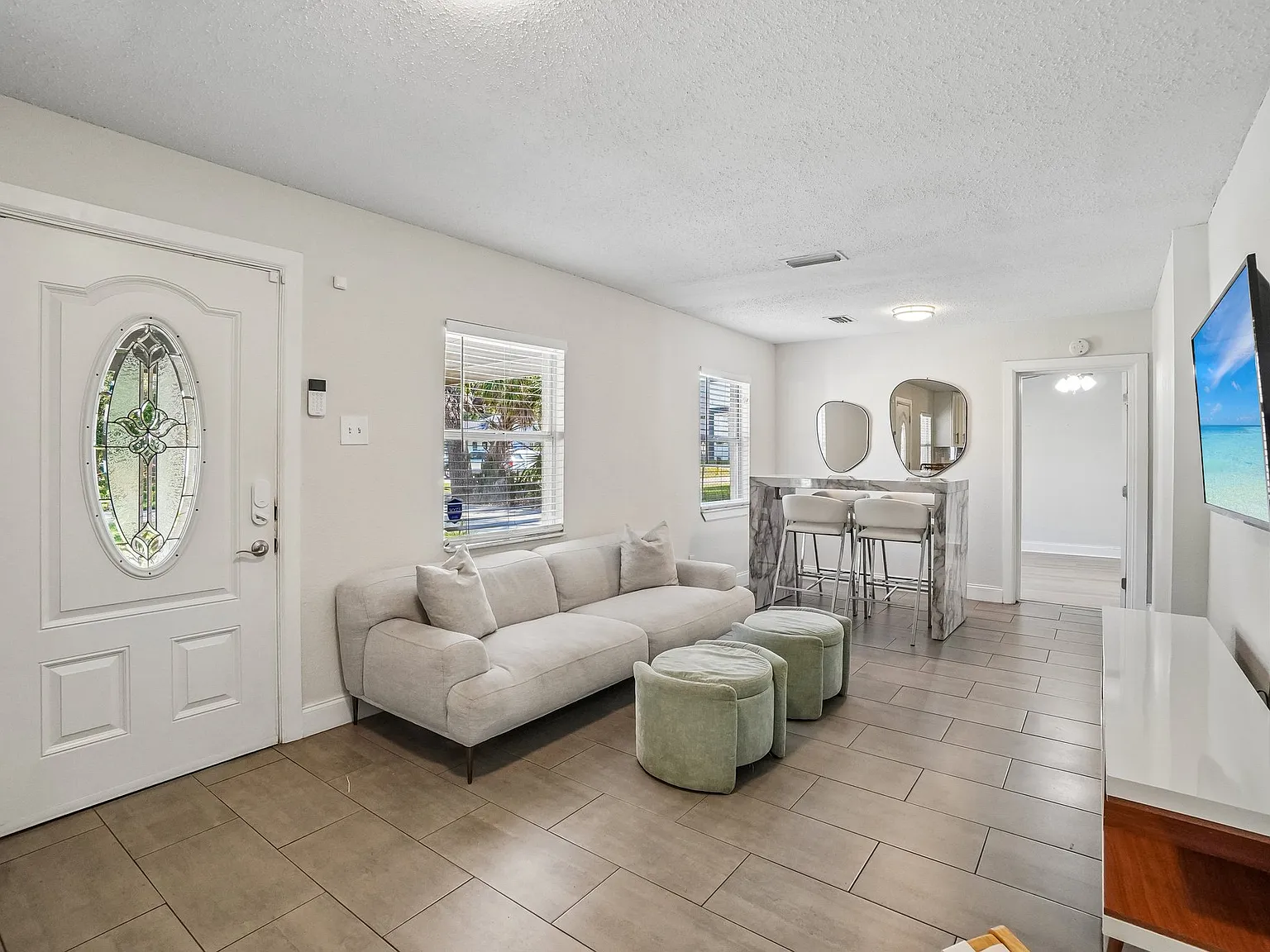 3 bed, 1308 sqft, $3,000 — Photo 4
