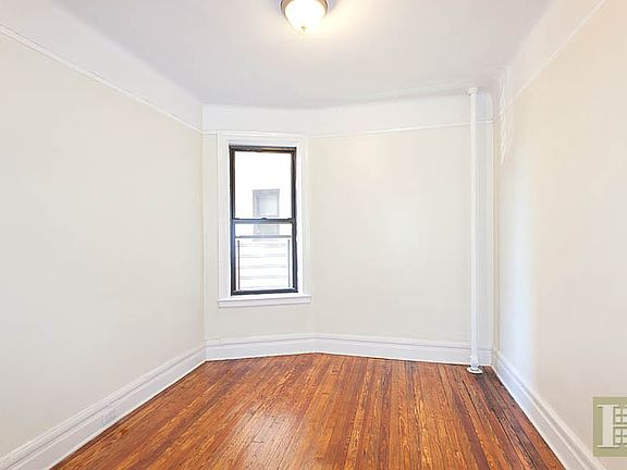 4th image of 160 Wadsworth Ave APT 406