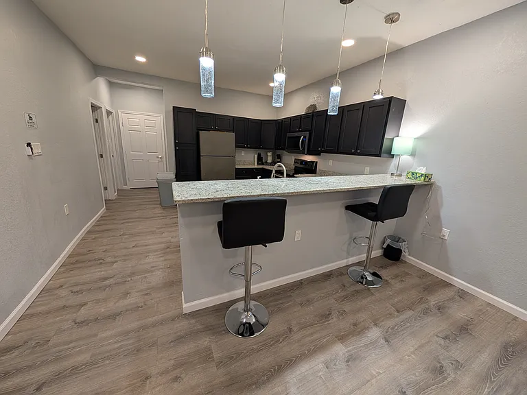 118 Canadian St — Photo 4